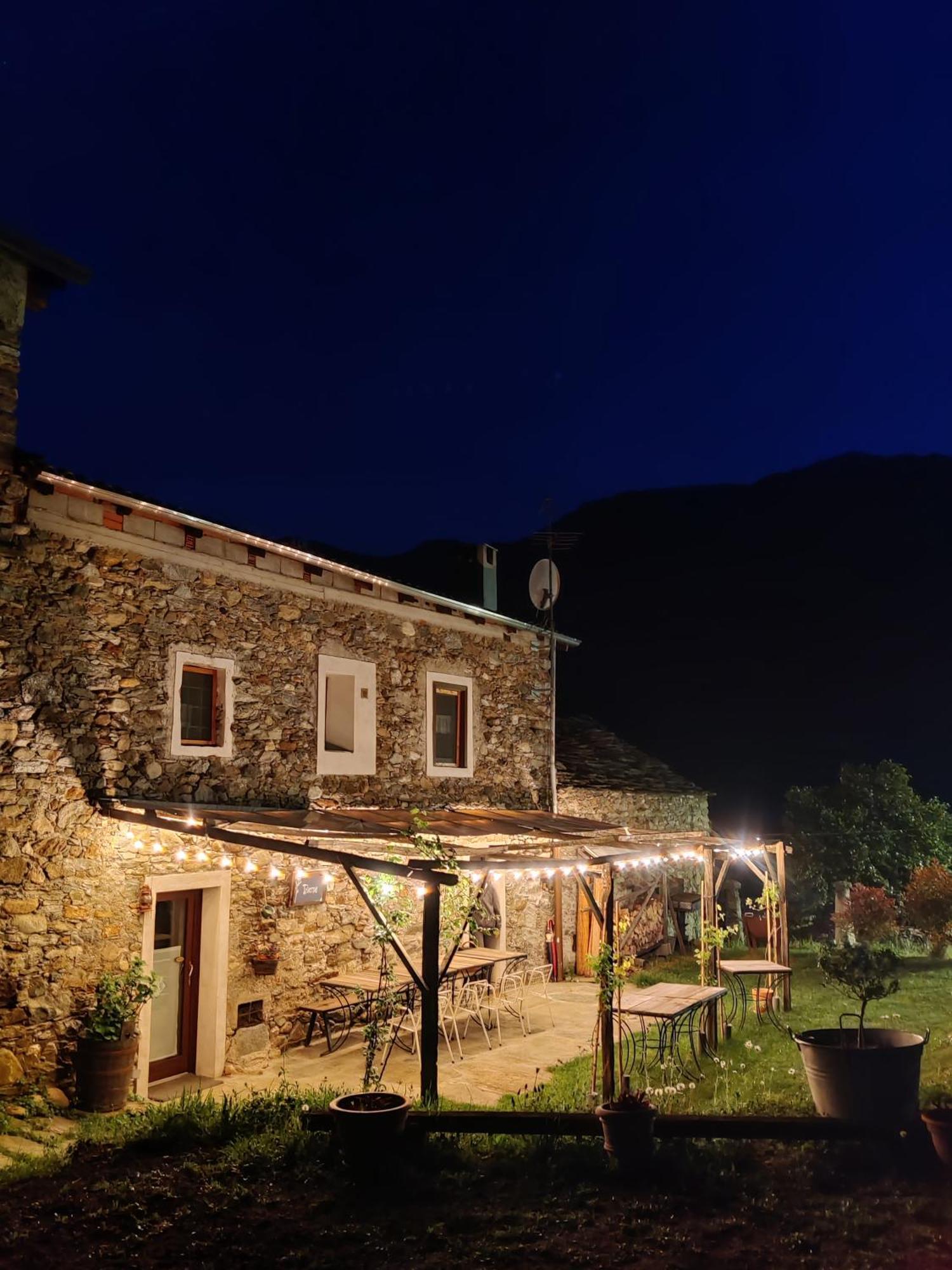 Relais del Brigante Bed & Breakfast Settimo Vittone Bagian luar foto