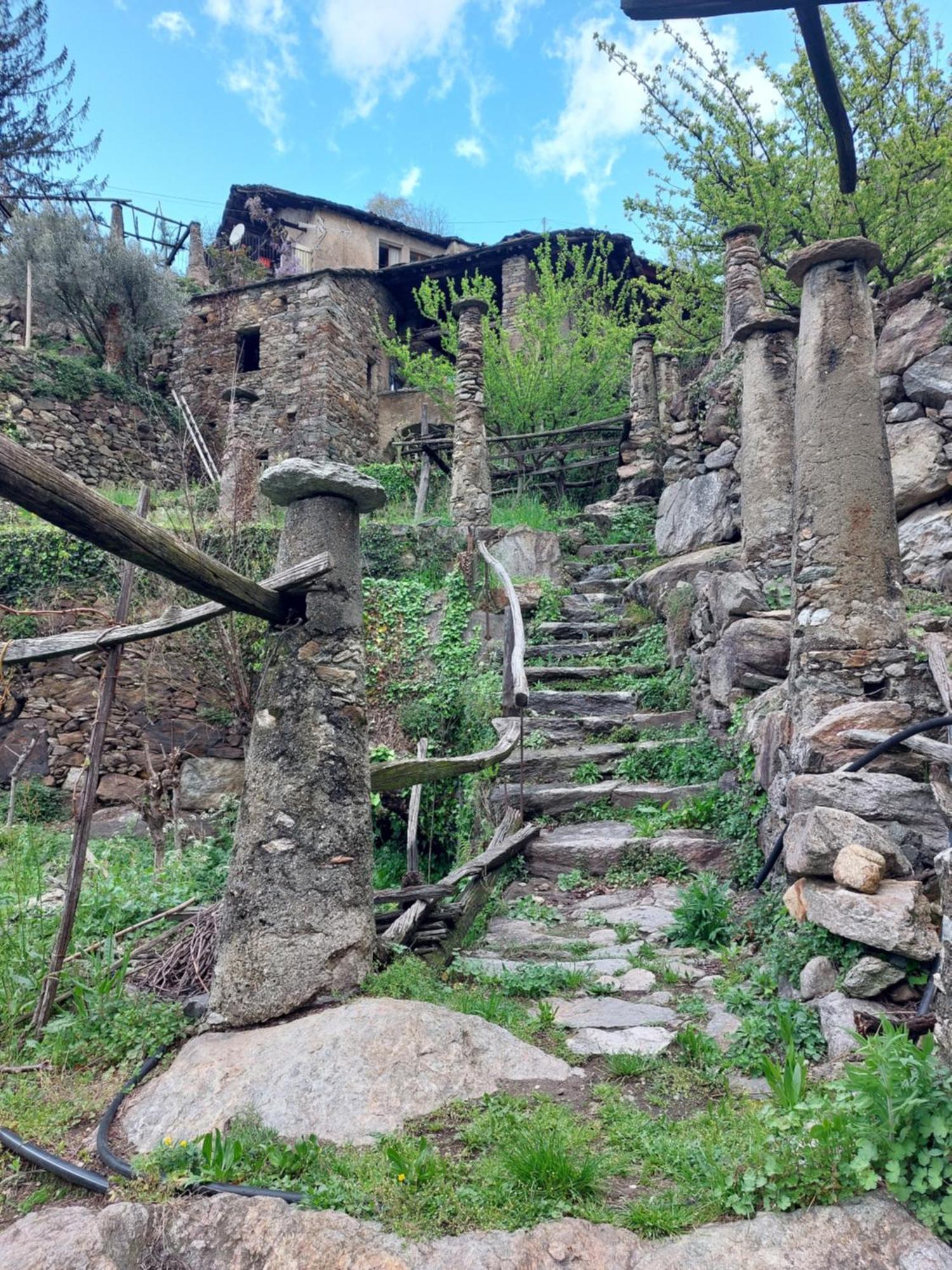 Relais del Brigante Bed & Breakfast Settimo Vittone Bagian luar foto